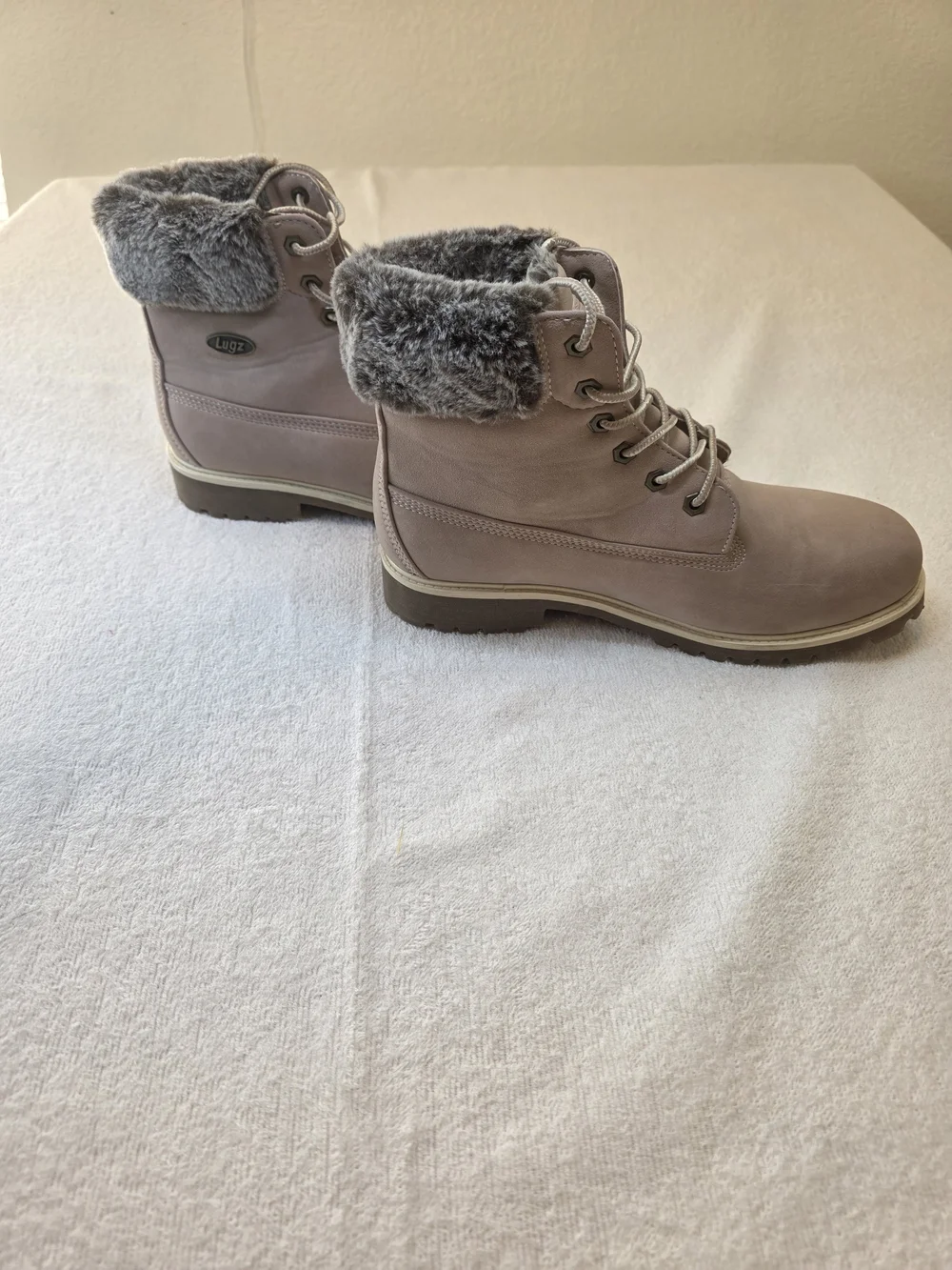 Lugz Women’s Faux-Fur Lined Lace-Up Winter Boots — Color Blush (Pale pink) Sz 11